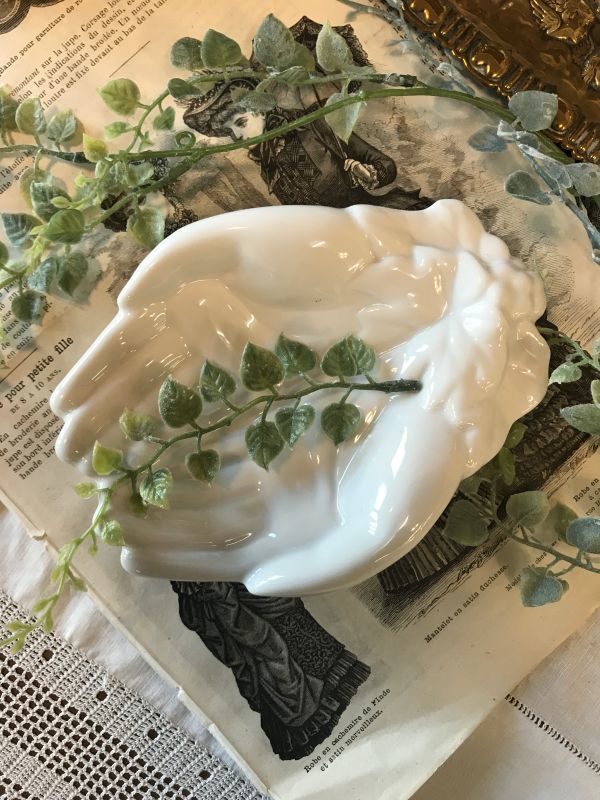 ヴィンテージ ハンドモチーフ 白磁のトレイ - RUI Antiques