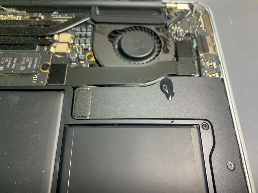 MacBook Air 水没・洗浄修理をしました。 - パソコン修理専門店