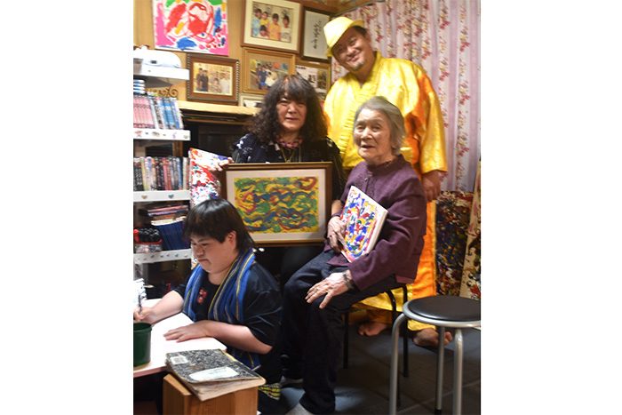 沖縄のピカソ」小波津さんが墨絵展 多くの人の支えに感謝を込めて 沖縄