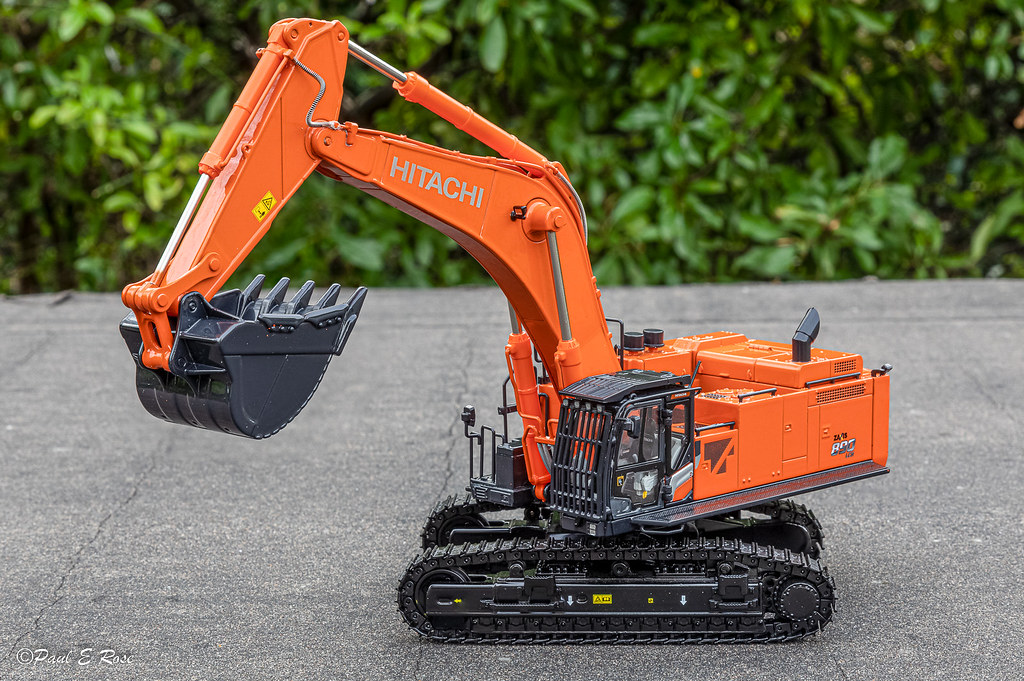 比例模型玩具天地» [TMC MODELS] Hitachi ZX890 LCH-7