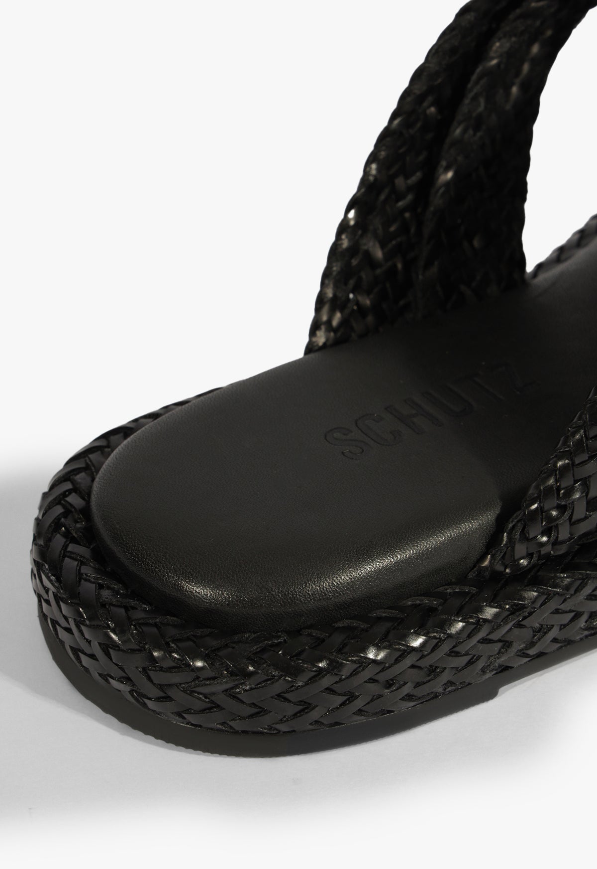 Kali Sporty Sandal | Black Raffia – SCHUTZ