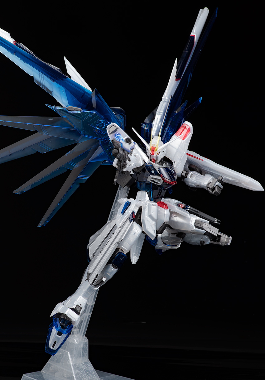 MG ガンダムベース限定 フリーダムガンダムVer.2.0［クリアカラー