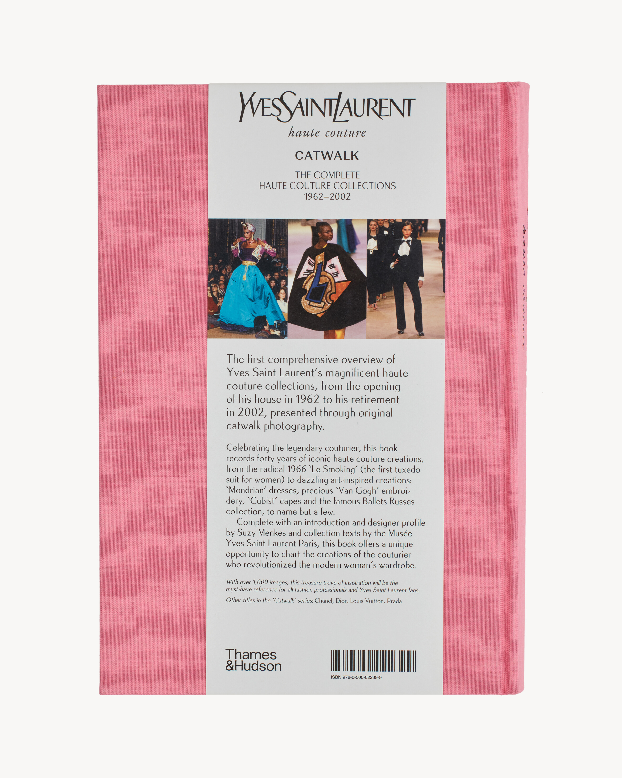 YVES SAINT LAURENT haute couture catwalk in Black | Saint Laurent