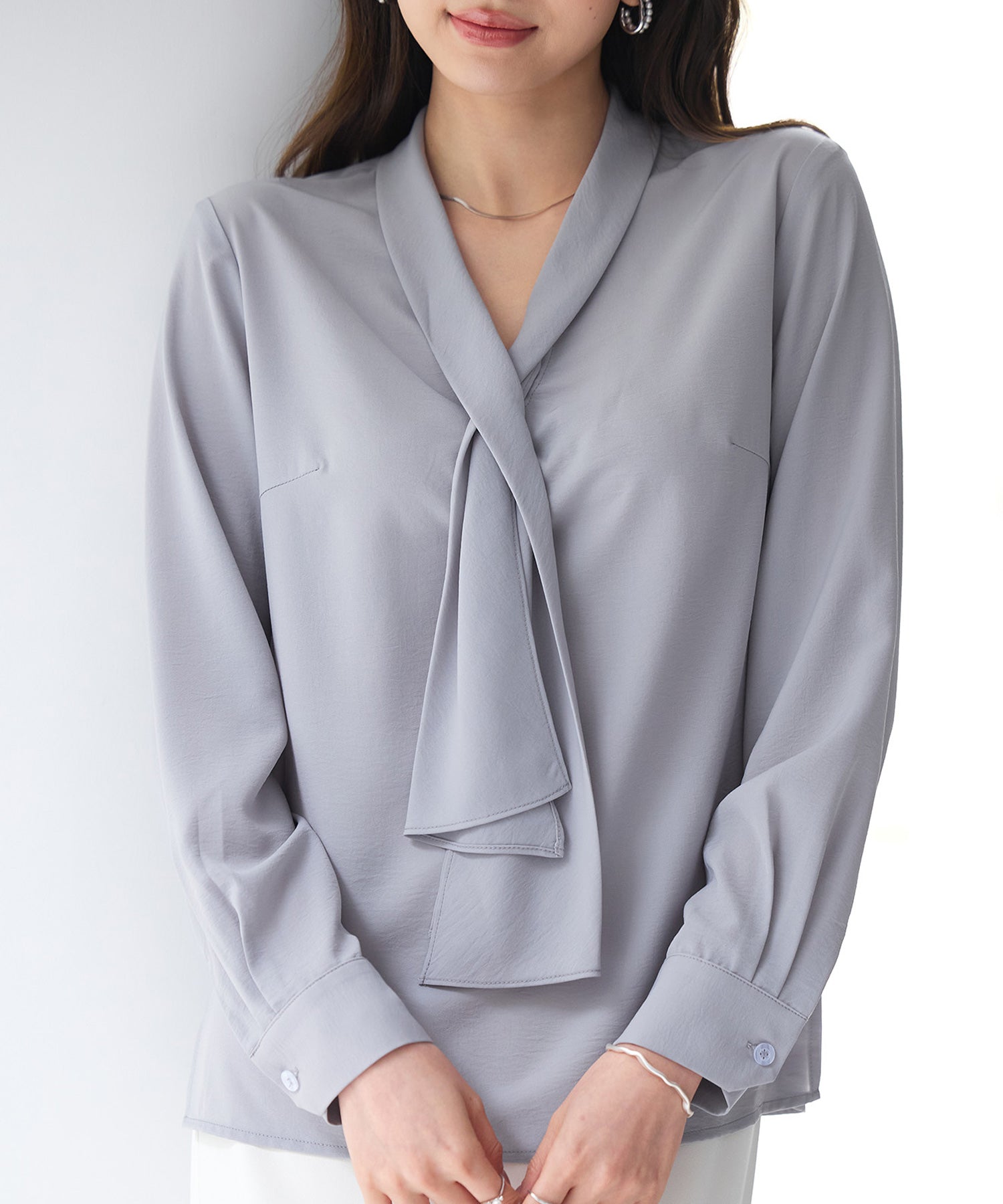 とろみ生地ボウタイブラウスsdp0286 グレー – [公式]SAISON DE