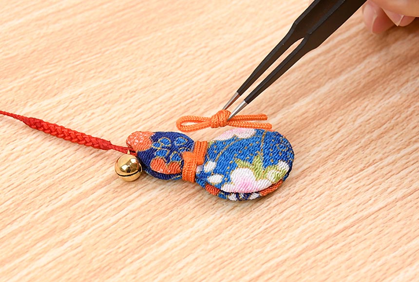 ちりめん根付・六瓢箪守り｜株式会社さくらほりきり