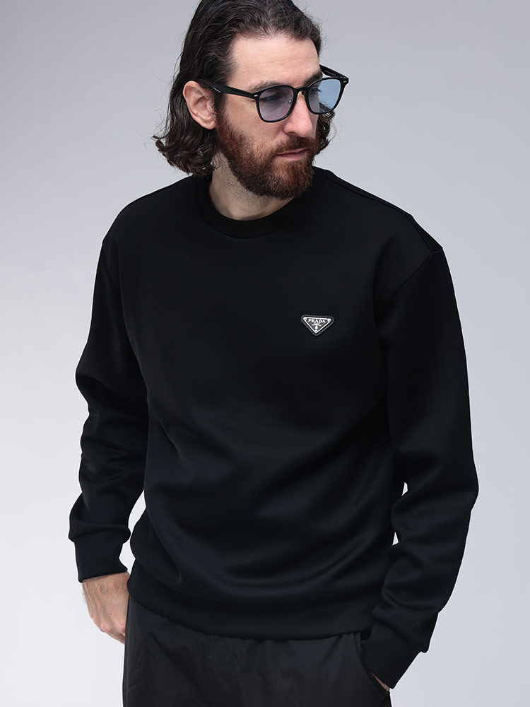 PRADA (プラダ) トライアングル ロゴ プレート クルーネック