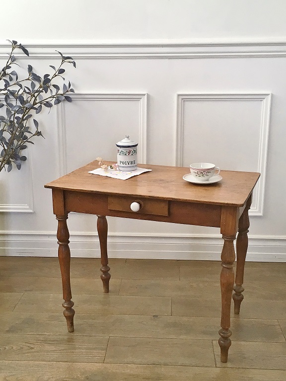 オールドパインテーブルはかわいいアンティークネットショップ