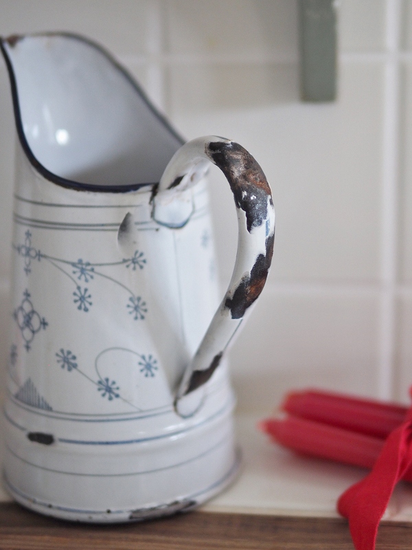 フランスサキソニー柄ホーロー製ジャグはかわいいアンティークネット