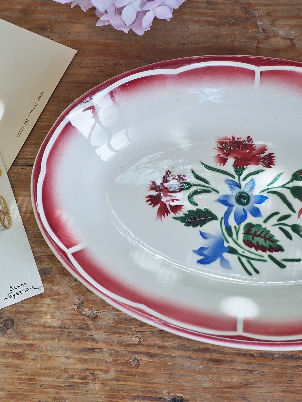 フランスディゴワンサルグミンヌ製ラヴィエはかわいいアンティーク