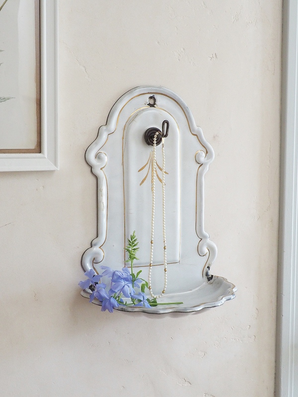 フランスシェル型ホーロー製カップホルダーはかわいいアンティーク