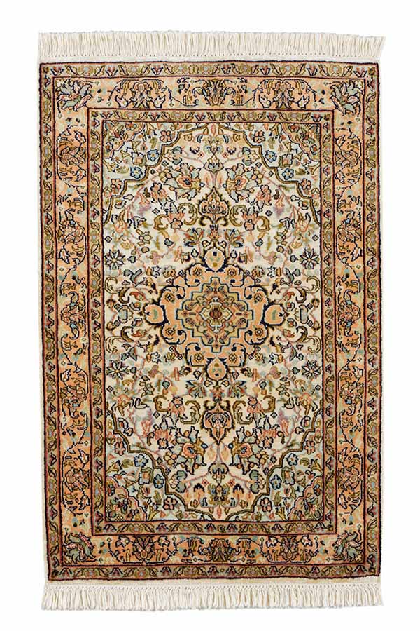 カシミールシルク【サティラグス | 手織り絨毯専門店】