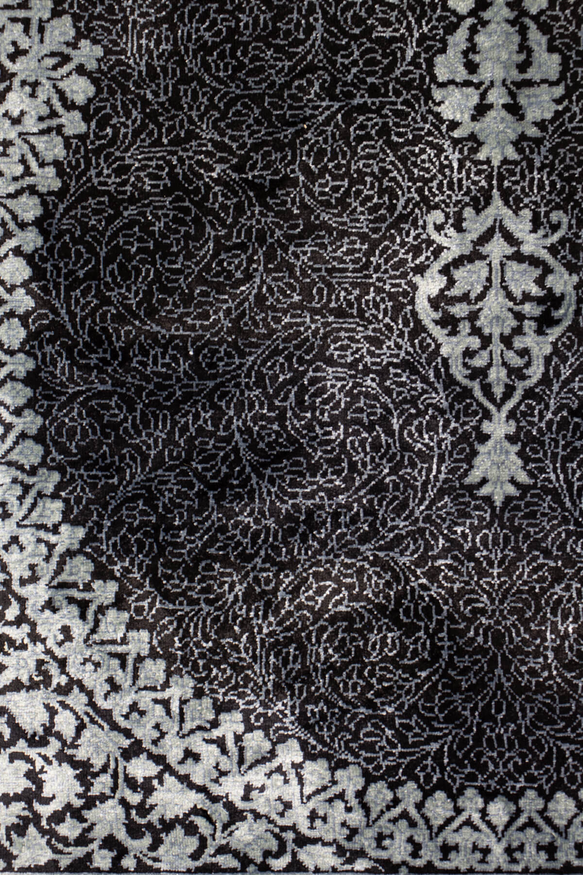 ペルシャ絨毯 クム産 シルク 約81cm x 123cm｜SATHI RUGS