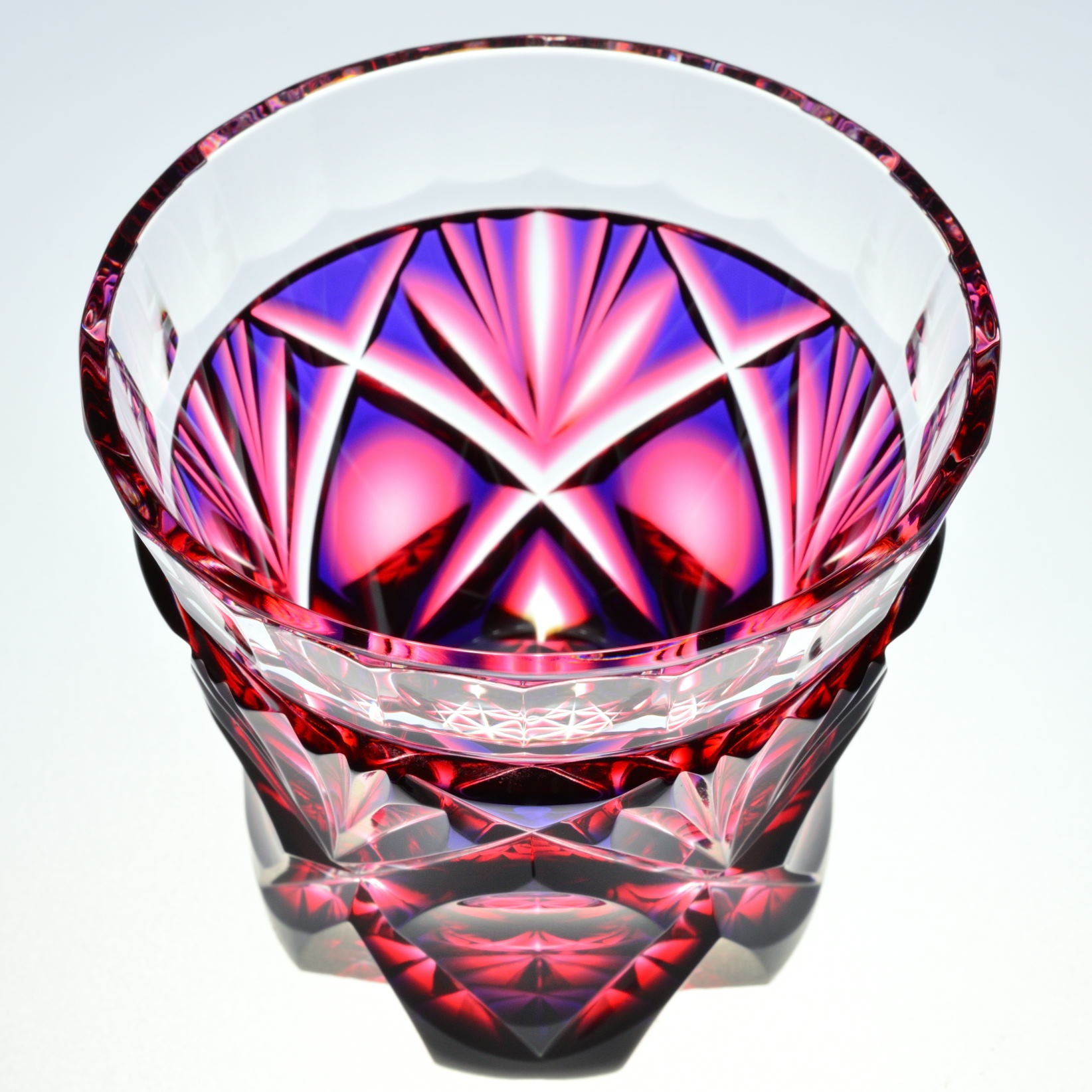 島津薩摩切子】 二色衣 二色冷酒杯 cut251 – ㈱島津興業 島津薩摩切子