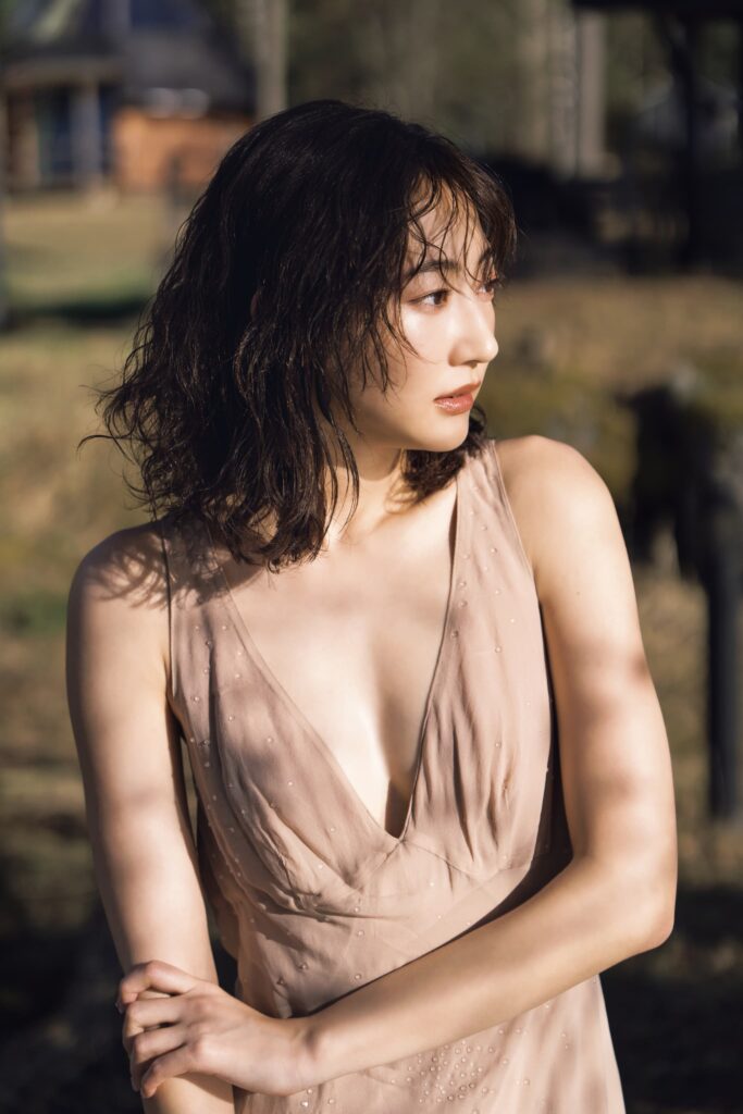 武田玲奈写真集の発売を記念して作られたグッズのネット販売が決定