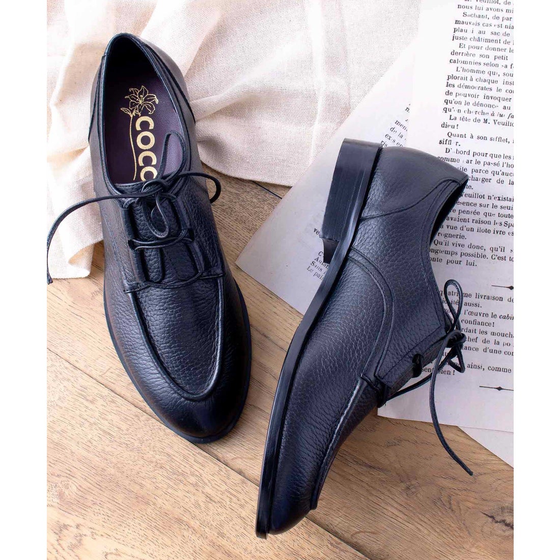 コカ COCA シボ革 マニッシュ レースアップ シューズ （ブラック