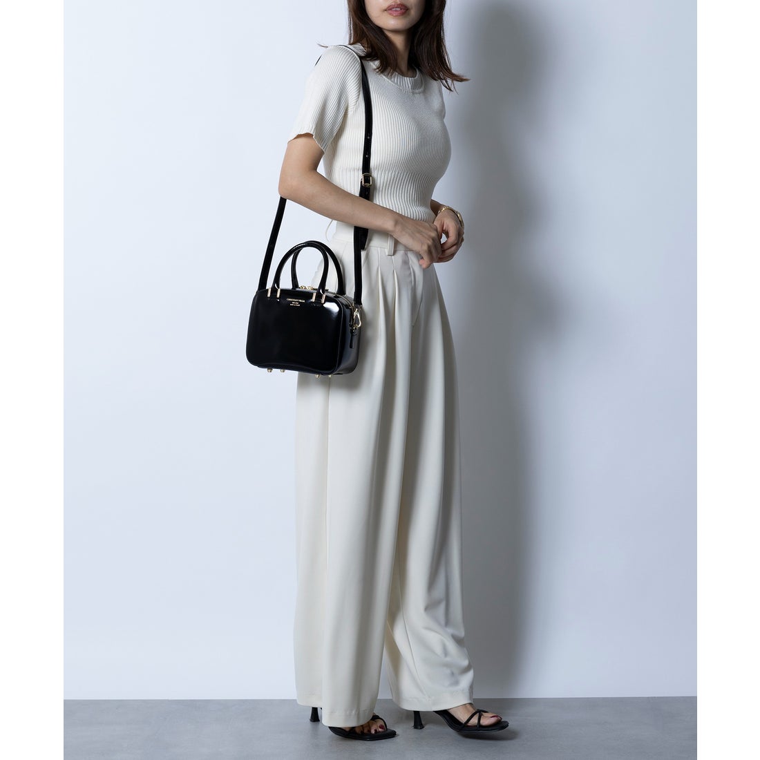 クリスチャンヴィラ CHRISTIAN VILLA ガラスレザースクエア2WAYミニ