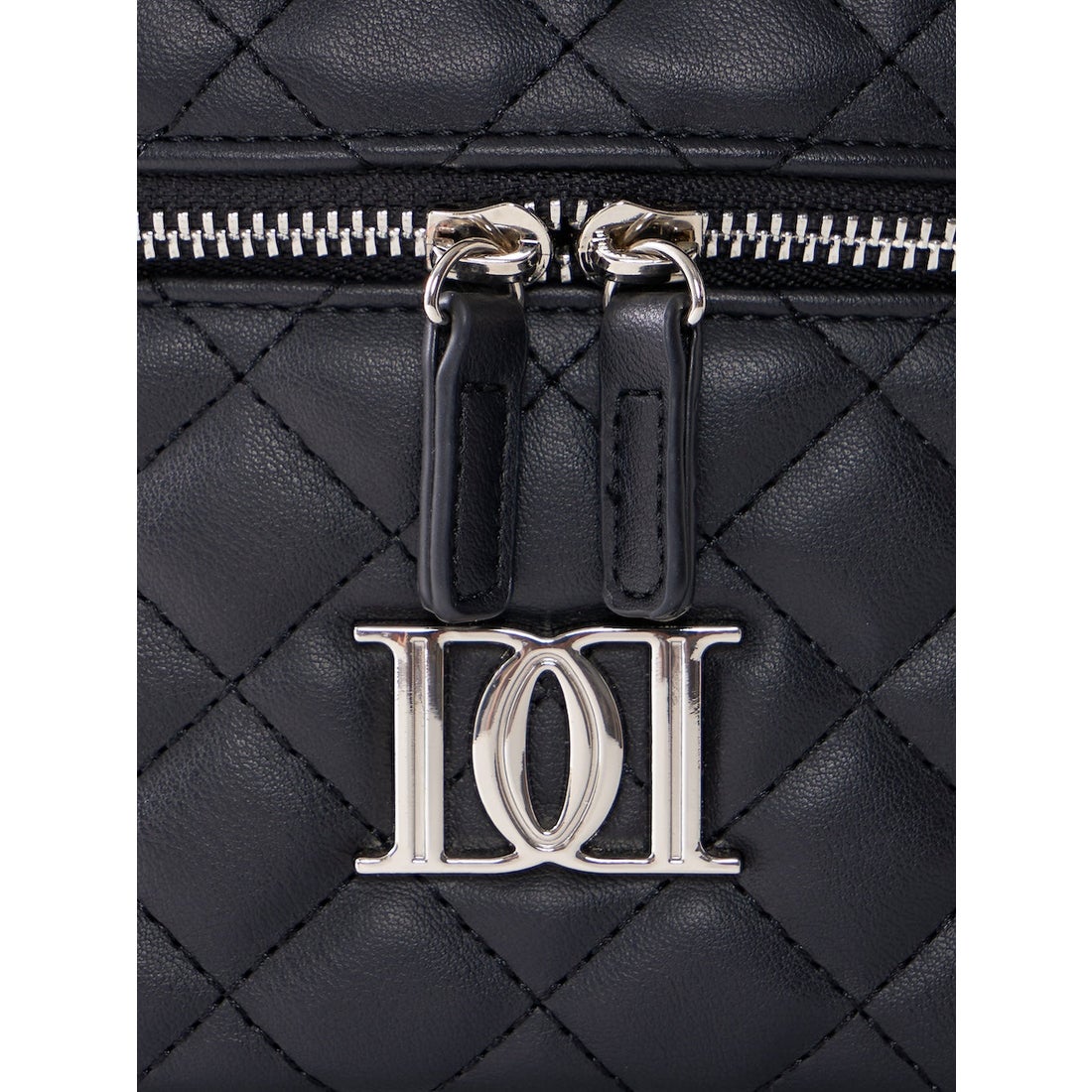 ダーリッチ Darich 【シルバーパーツ】キルティングスクエアミニバッグ