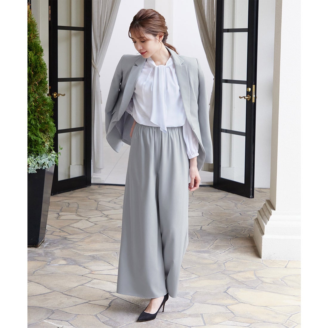 フロリア Flolia テーラードジャケット フレアシルエットワイドパンツ