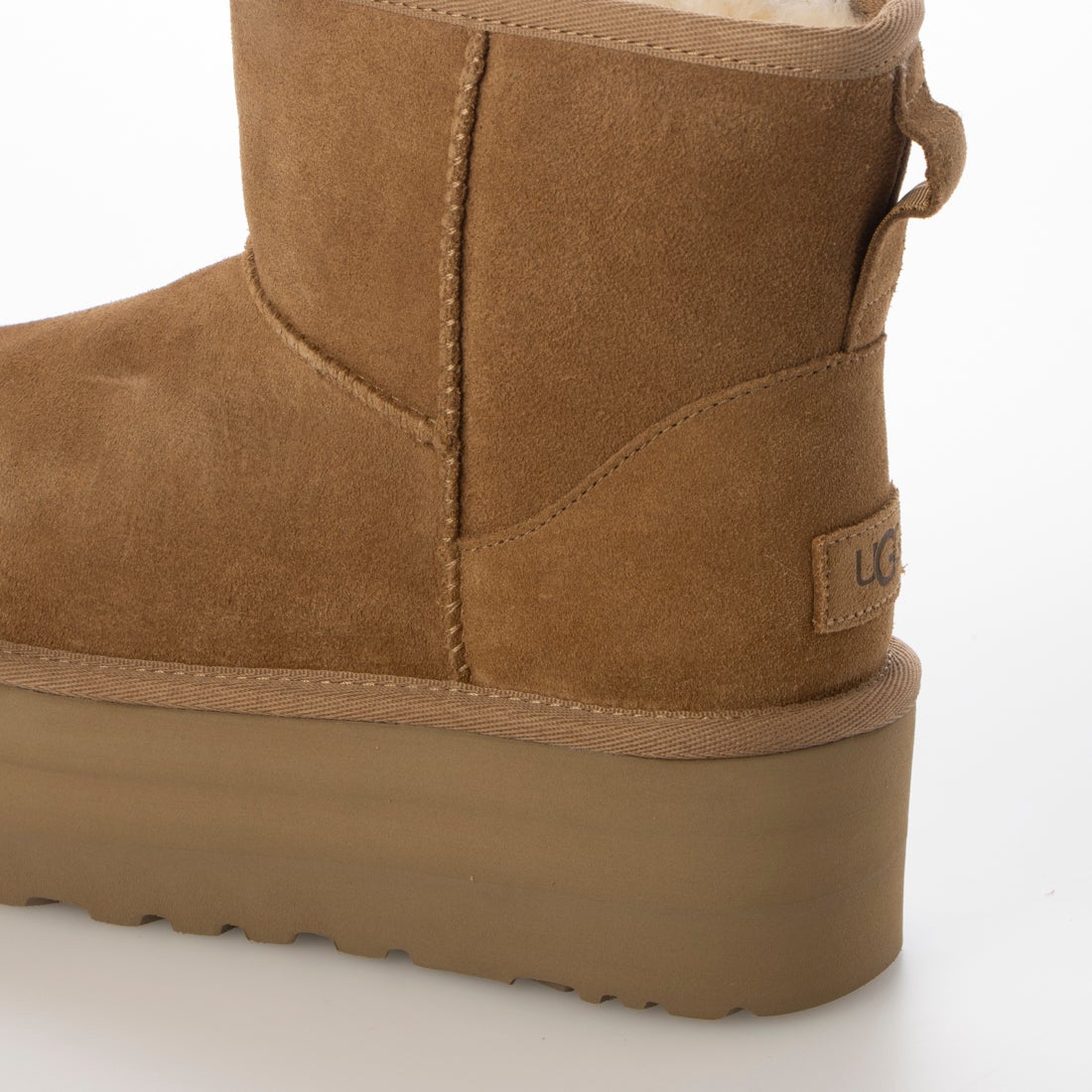 アグ UGG CLASSIC MINI PLATFORM 厚底ムートンブーツ （チェスナット