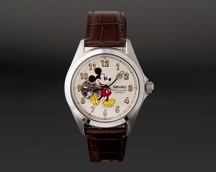 歴代のミッキーをカラフルにデザイン☆ ミッキーマウススクリーン