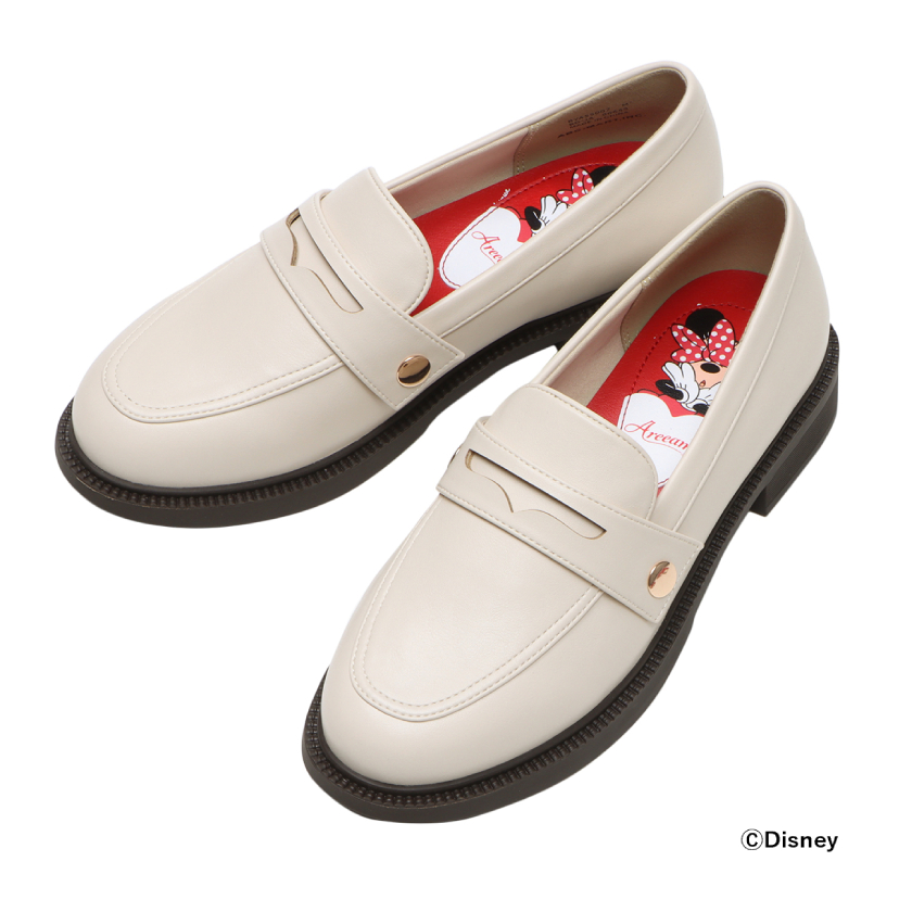 ミニーマウス」モチーフの3WAYでアレンジできるローファーが発売
