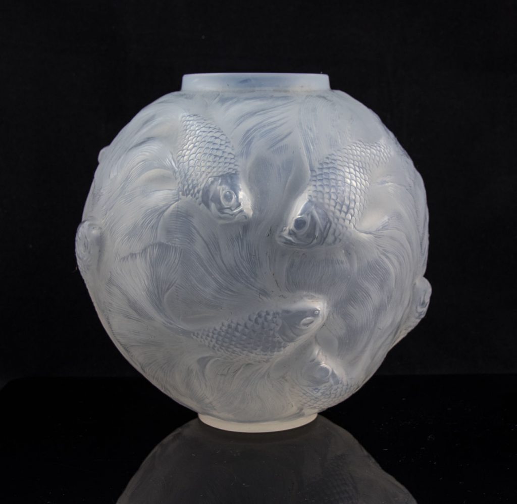 フランスのガラス工芸家 ルネラリック（Rene Lalique）が作った