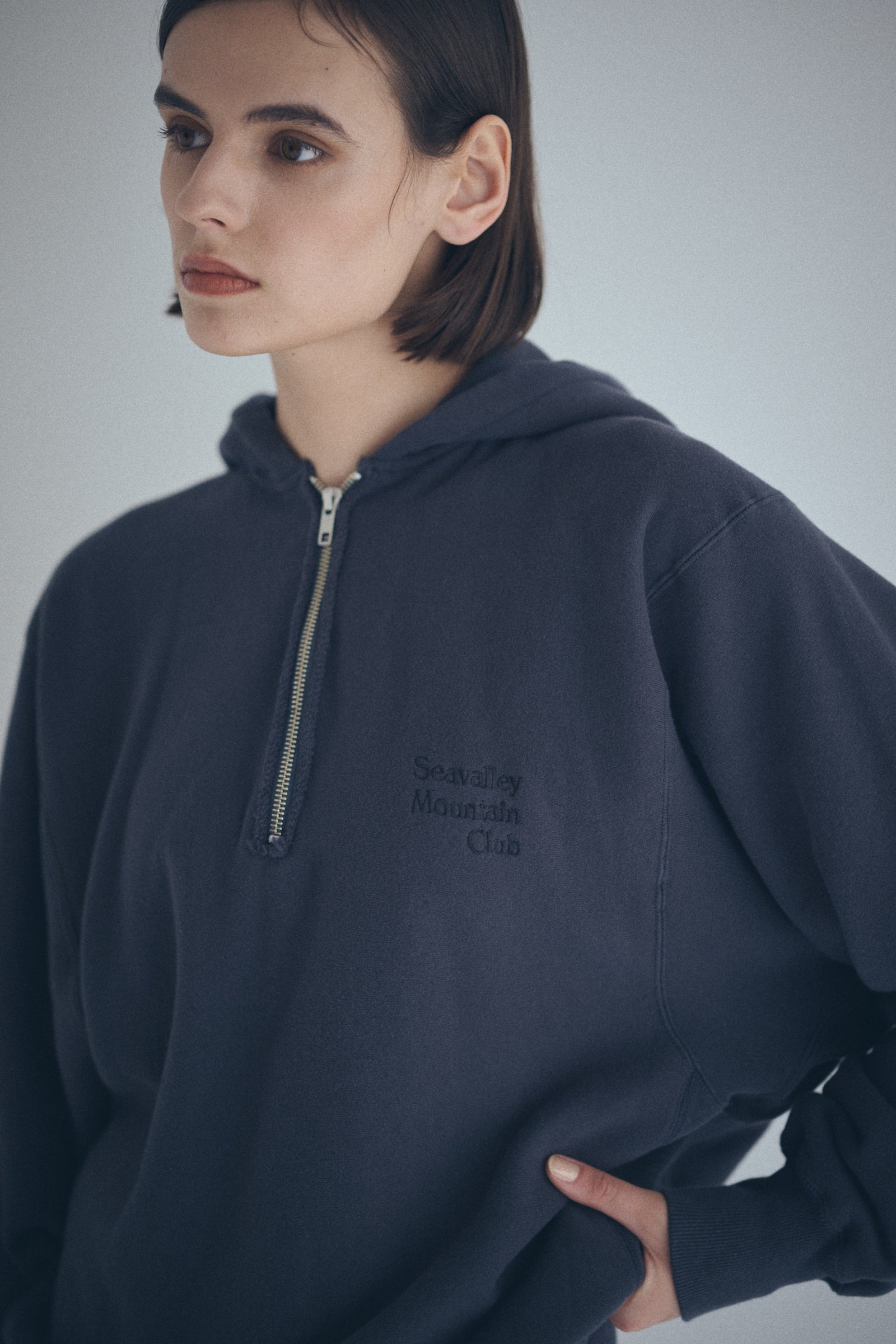 SALE] SEA Seavalley Mountain Club HALF ZIP HOODIE