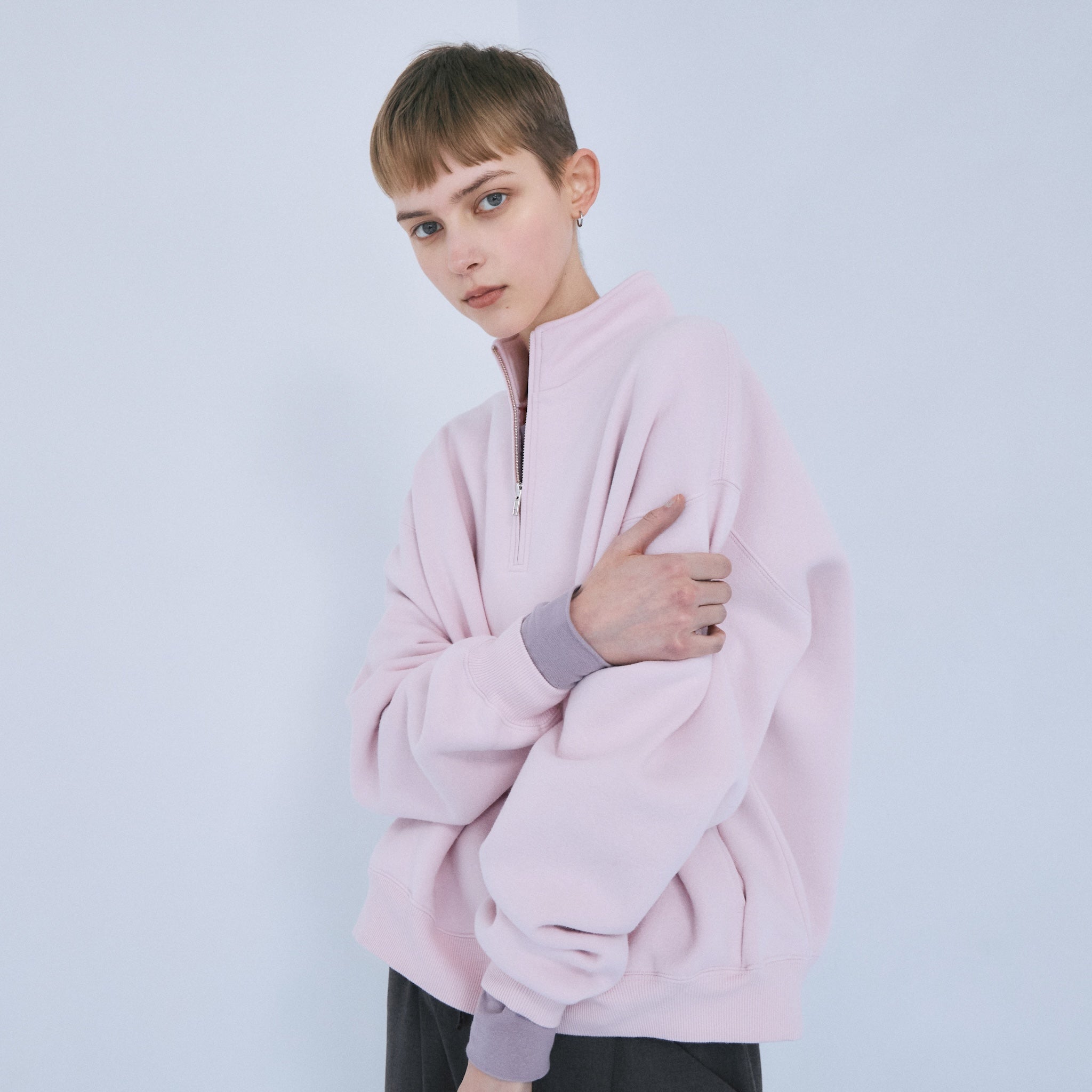 Volume Sweat スタンドカラープルオーバー