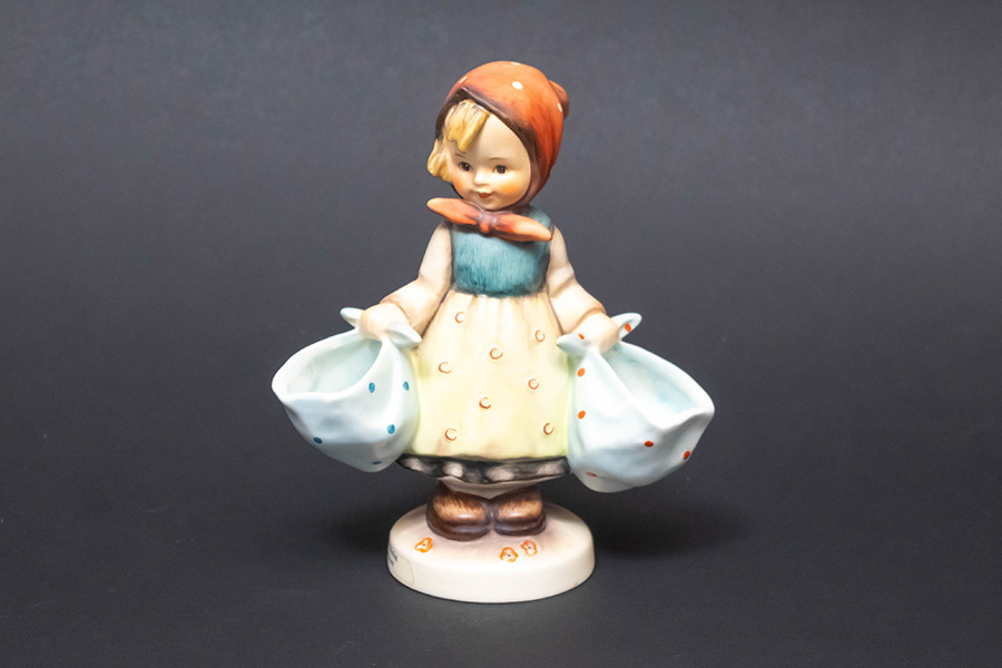 ゲーベル フンメル人形 『Mother's Darling（最愛の子）』を買い取り