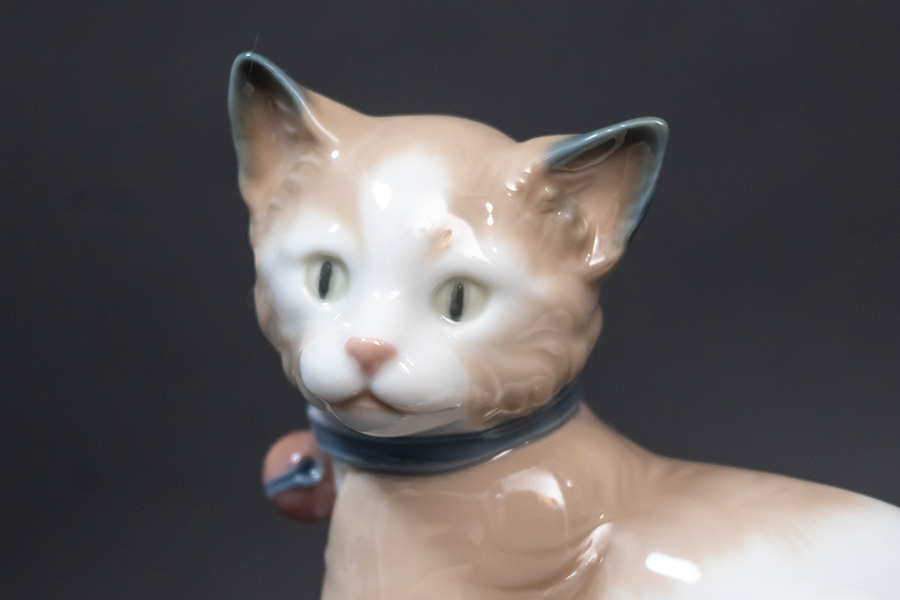 NAO フィギュリン『All Decked Out Cat（おめかしした猫）』を買い取り