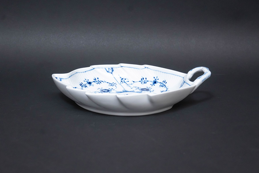 ロイヤル・コペンハーゲン ブルーフルーテッドプレイン リーフ