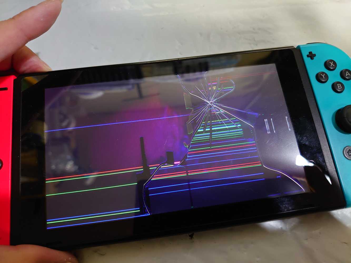 画面割れNintendo Switchの液晶パネル交換にチャレンジ | 自由日記J