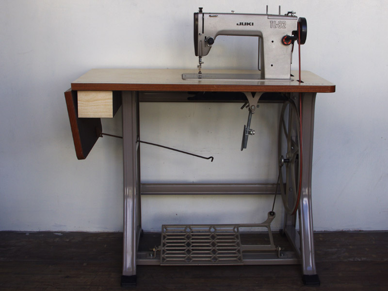 TSUGAMI職業用足踏みミシン鉄脚 大型 テーブルに！ TSUGAMI職業用