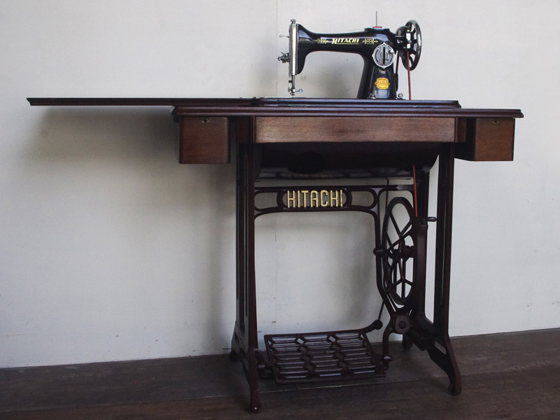 No.650 HITACHI 日立製作所製 家庭用足踏みミシン：アンティークミシン