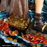 ワンピース」エースが約55cmのスタチューに！ 業火を纏い、銃を構える