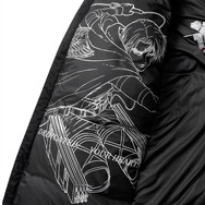 進撃の巨人」“壁の巨人”寝袋がインパクト大！エレン＆リヴァイのダウン