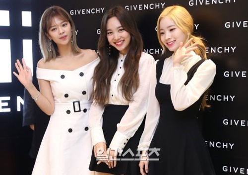 TWICEのジョンヨン・ナヨン・ダヒョン、愛らしい3人組の挨拶