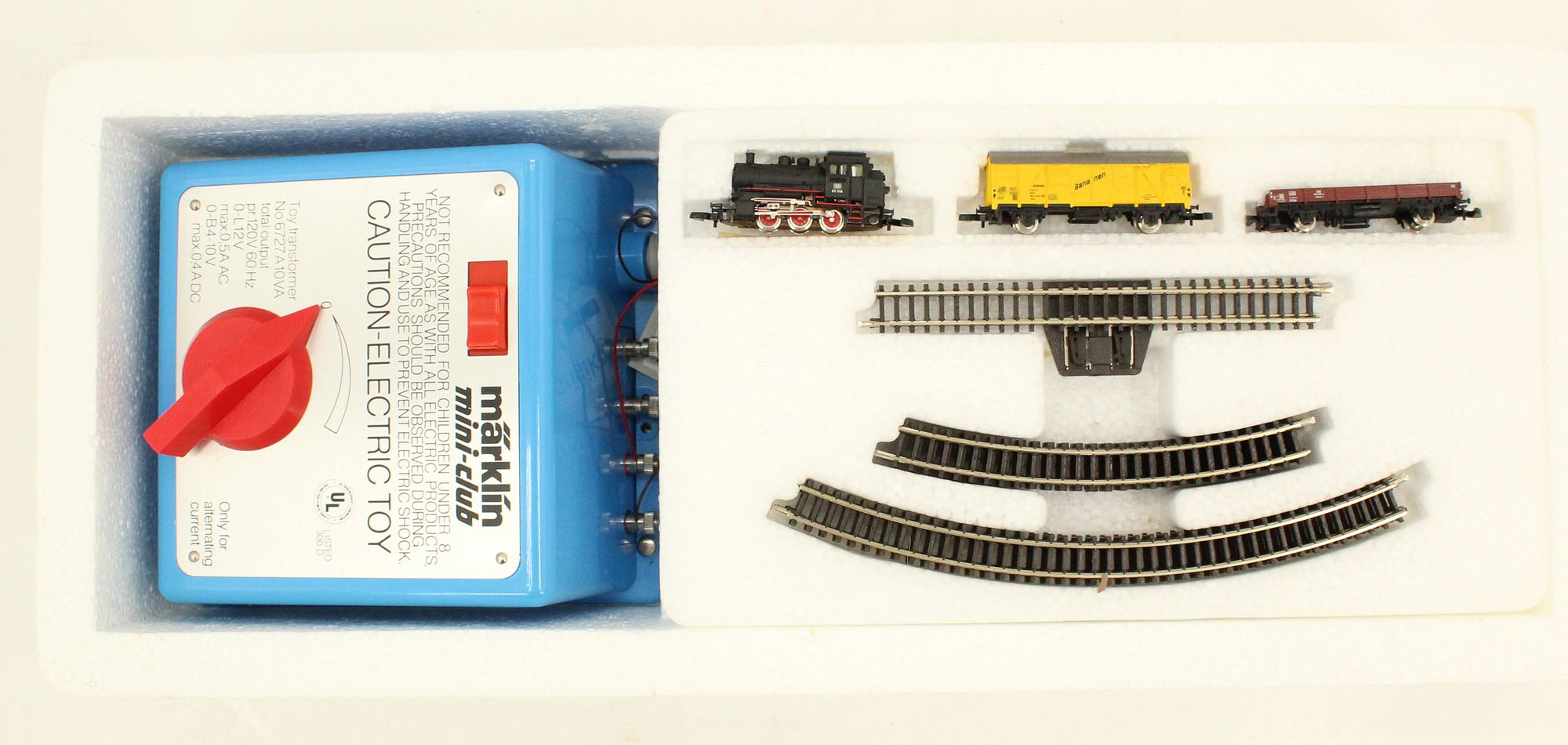 Märklin Mini Club Z Gauge Electric Train and Tracks #8182 for sale
