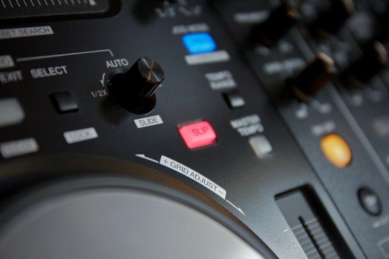 Review: Pioneer DDJ-S1 - DJ TechTools