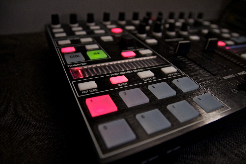Exclusive Review! Novation Twitch DJ Controller and Serato Itch