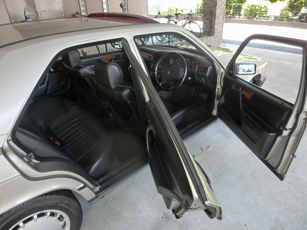 希少在庫車 W201 ベンツ190E センテナリースペシャル 300台限定車