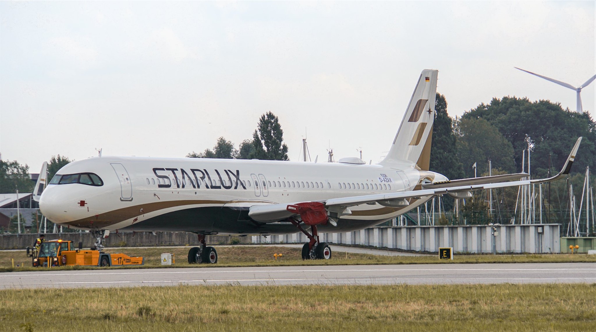 スターラックス航空、A321neo初号機の塗装完了を発表 | sky-budget