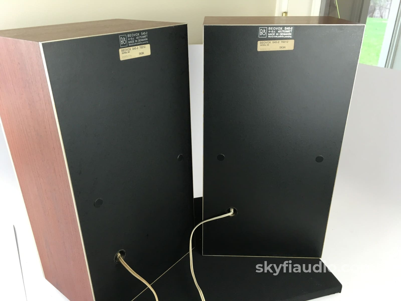 B&O (Bang & Olufsen) Beovox S45-2 Speakers