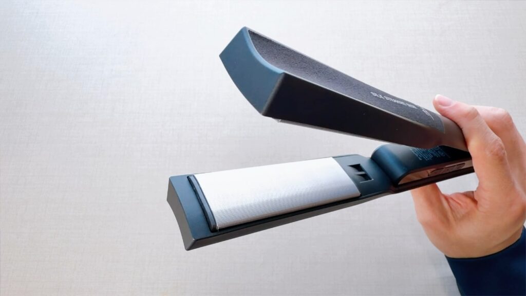 人気ブランド比較】ブライト3Dシルクストレートアイロンとリファ