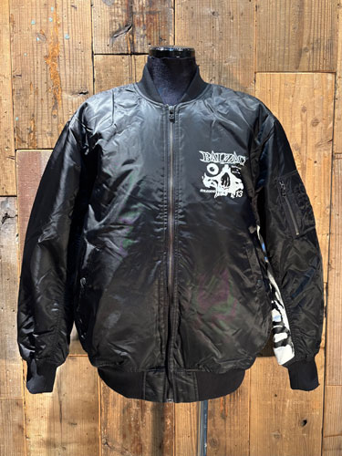 SHOCKER HALLOWEENフェアより今季のアウターアイテムとしてBALZACと