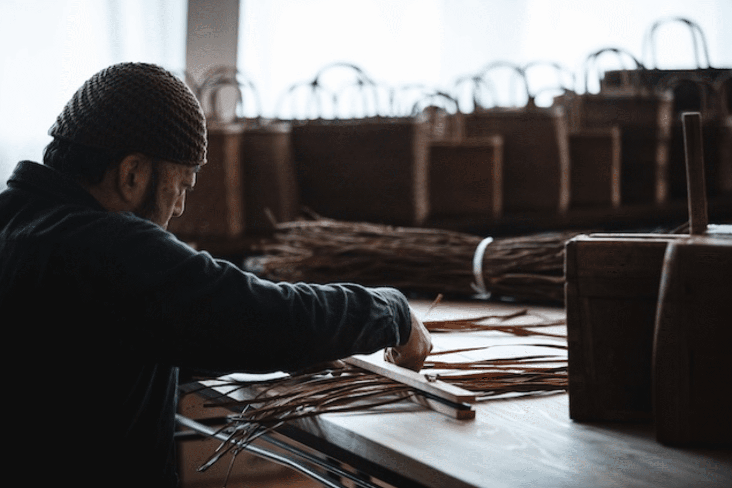 大人のための希少な籠バッグ | Yama-Biko 山葡萄籠バッグ × ミナ