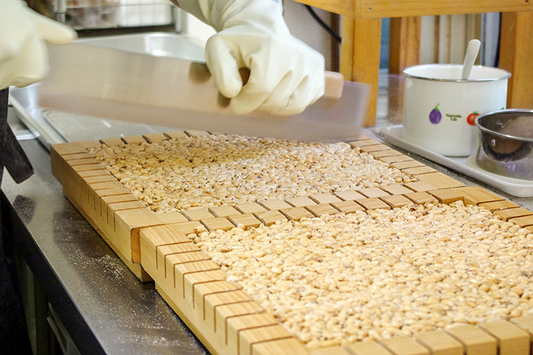 新潟直送計画】黒津ポン菓子本舗の通販 ギフト お取り寄せ