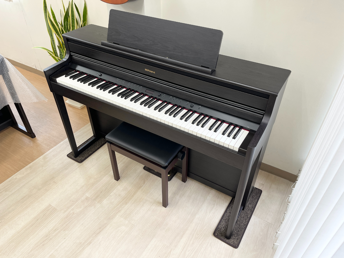 ローランド HP704-DR ダークローズウッド調 2023年製 Roland HP
