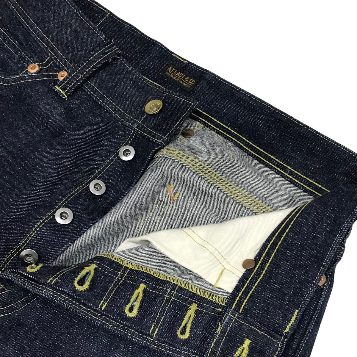 ATLAST ＆ CO(アットラスト) LOT 147 ストレートデニムパンツ