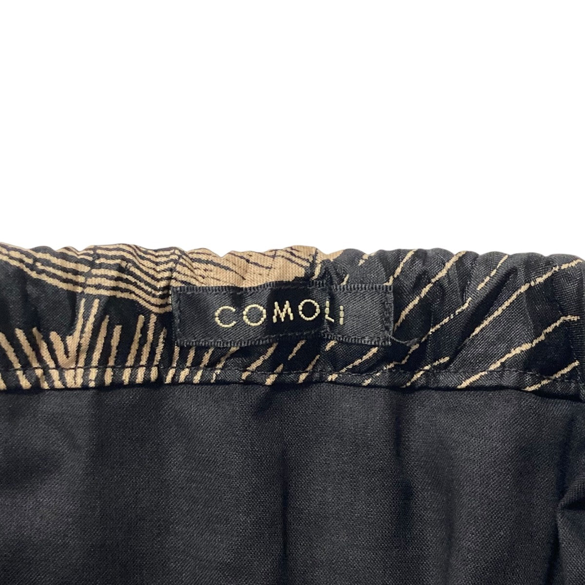 COMOLI(コモリ) 25SSシルクシェルポーチ巾着 ブラック｜【公式